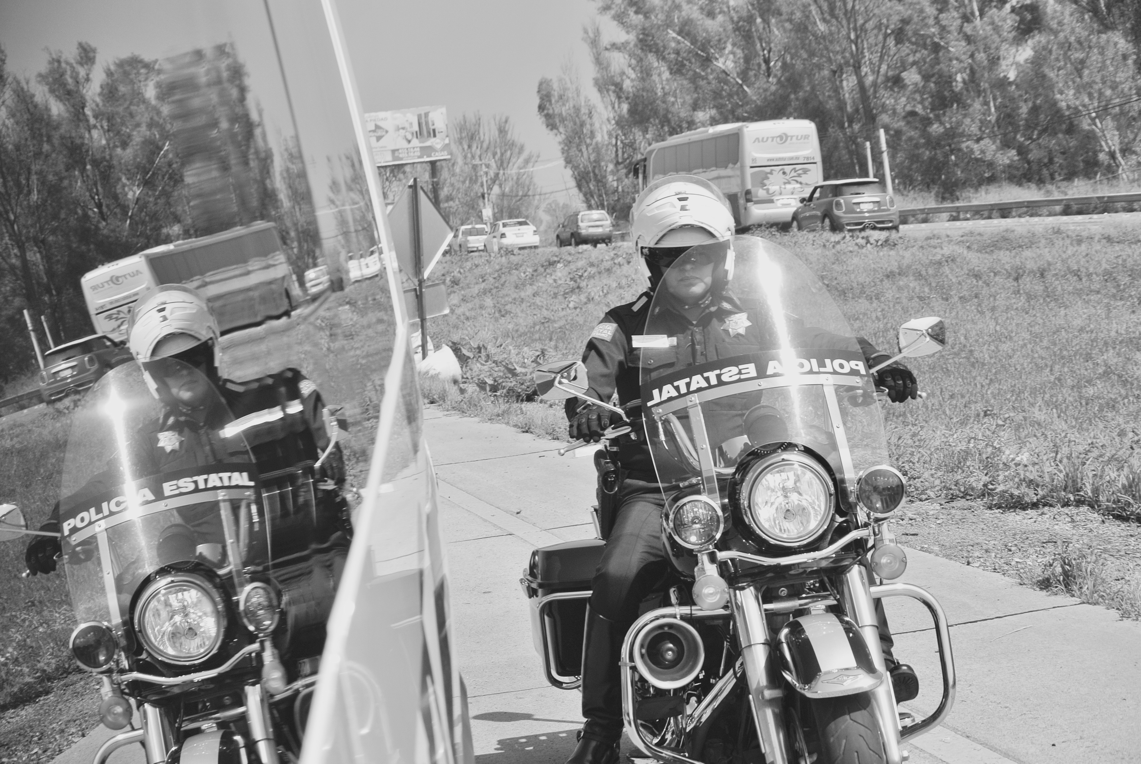 POLICIAS