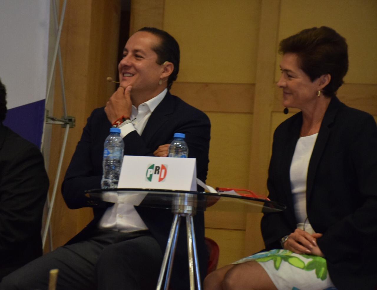 FUEGO AMIGO / EN TERRENO COMANCHE