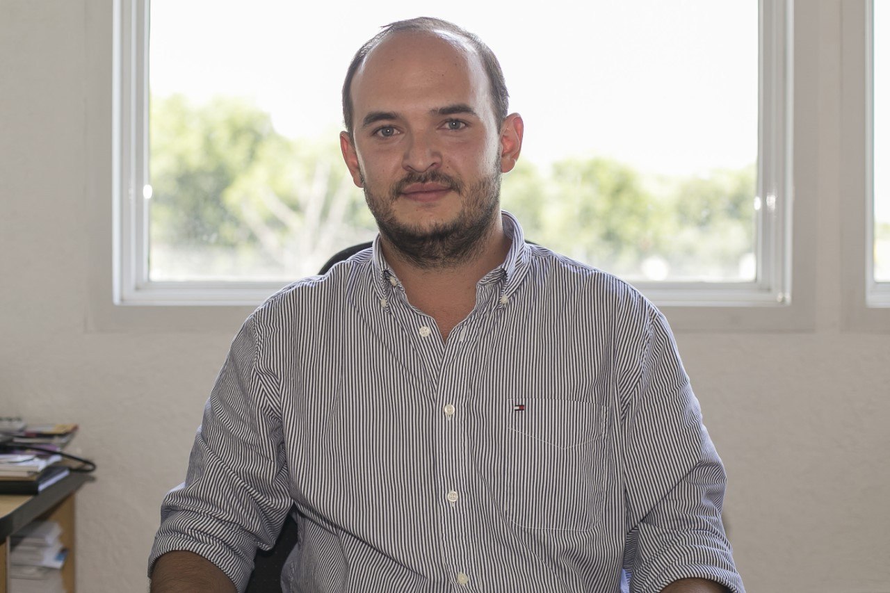 Deja E. Fernández de Cevallos y Castañeda secretaría de admón.