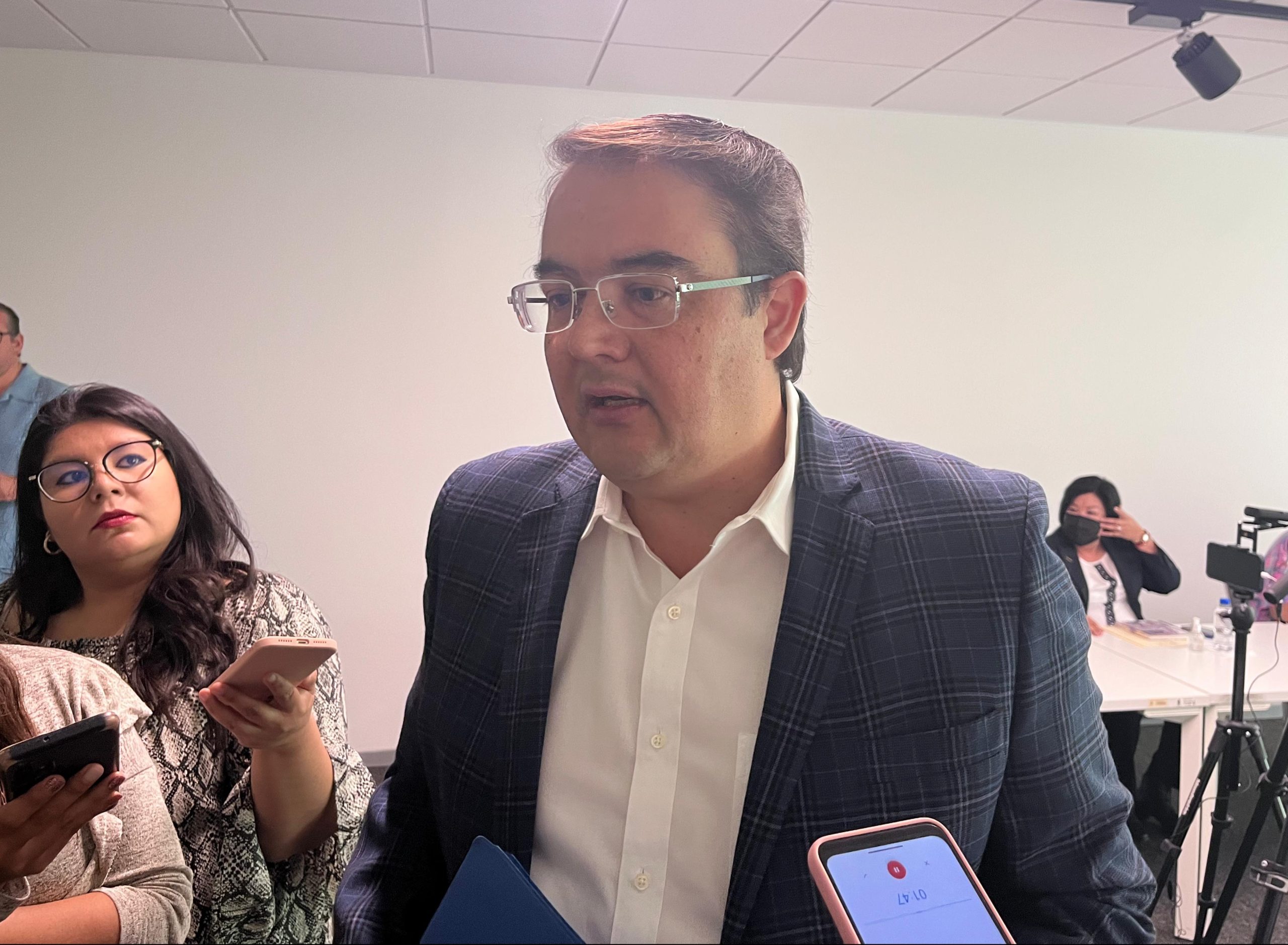 Pide Memo Vega no sumar perfiles “impresentables” en caso de ir en Frente Amplio