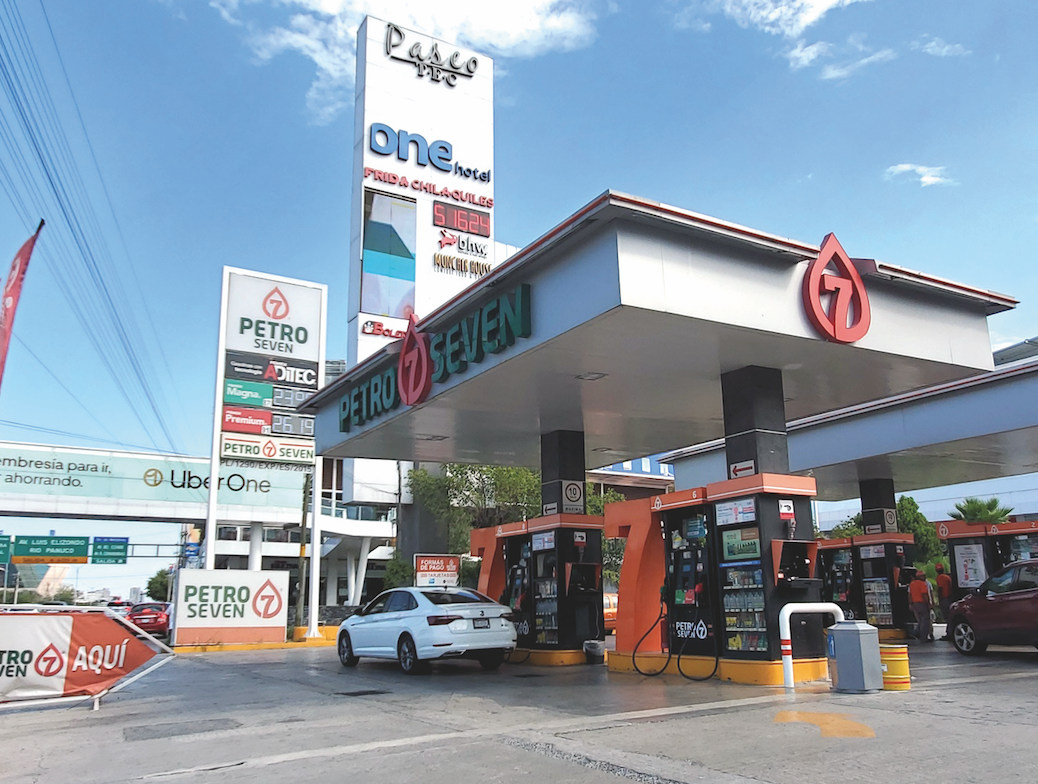 Gasolina Magna alcanza máximo de 28.99 pesos por litro en inicio