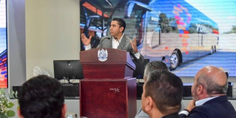 Inauguran terminal de autobuses de la empresa transportista Tornado 
