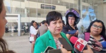 Trasladan a CDMX a jóvenes sobrevivientes de accidente en Prolongación Constituyentes