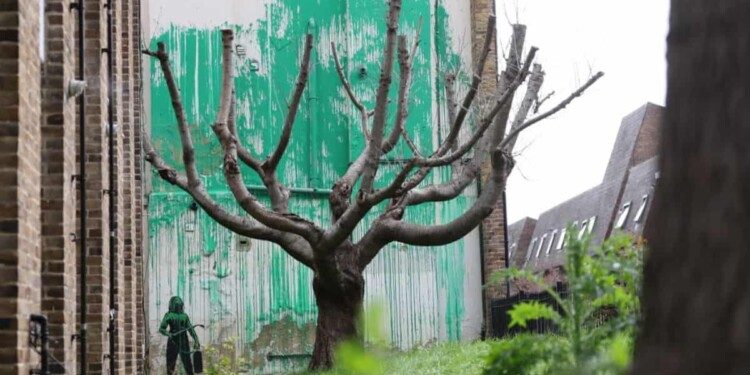 Vandalizan mural de Banksy en Londres