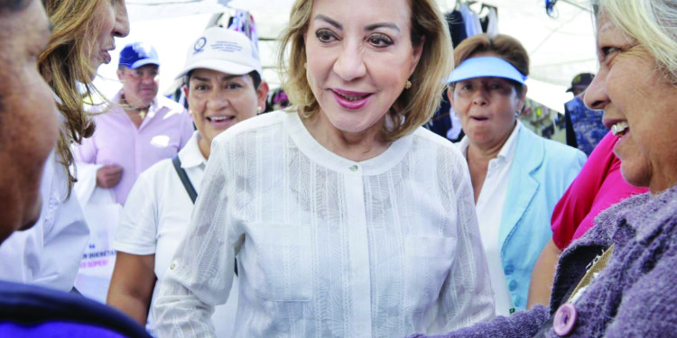 Convocan a 11 mil en gira de Claudia
