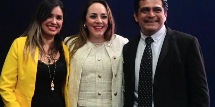 Palacio, ¿eclosionará  el huevo de la serpiente?