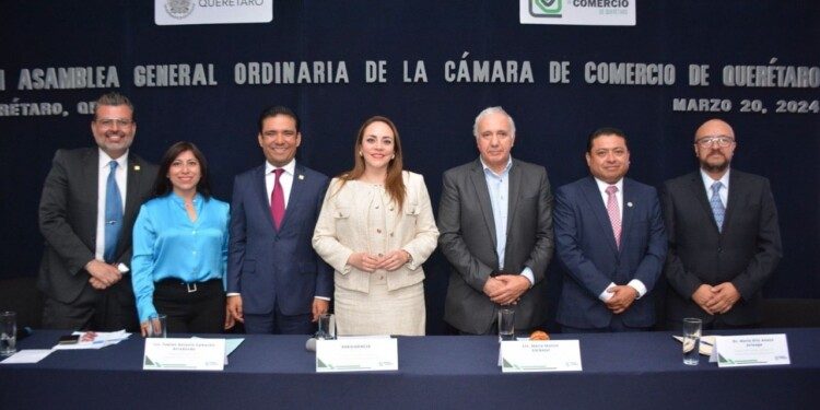 Lorena Muñoz toma protesta como nueva presidenta de la Cámara de Comercio