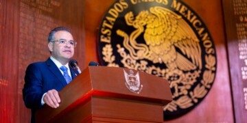 Iniciativas de aguinaldo y jornadas laborales afectarán a las PyMes: Canacintra