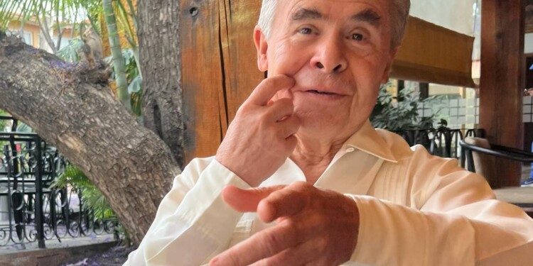 Valida Burgos unión de ex gobernadores