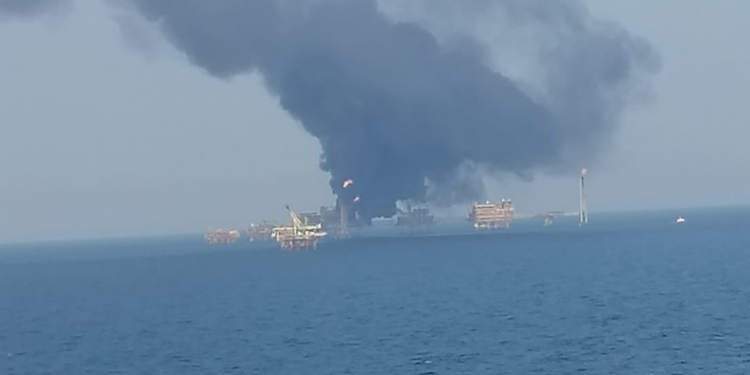 Incendio en plataforma de Pemex deja nueve heridos