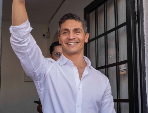 La tercera es la vencida: Lomelí