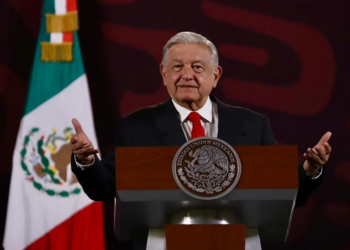 Celebra AMLO que no se prohíban mañaneras