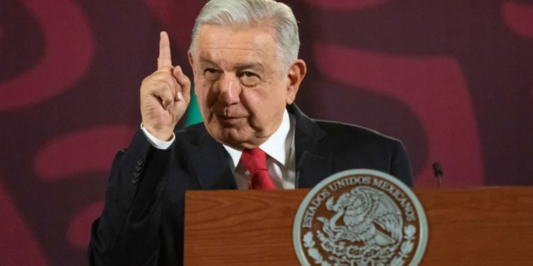INE ordena a AMLO eliminar presentación del paquete de reformas