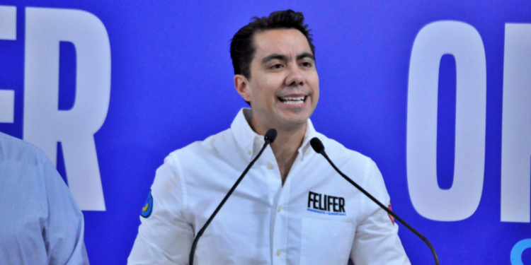 Triplicar obra social , propone el candidato Felifer Macías