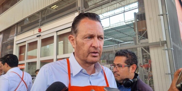 Buscan certificar aeropuerto para viajes comerciales espaciales