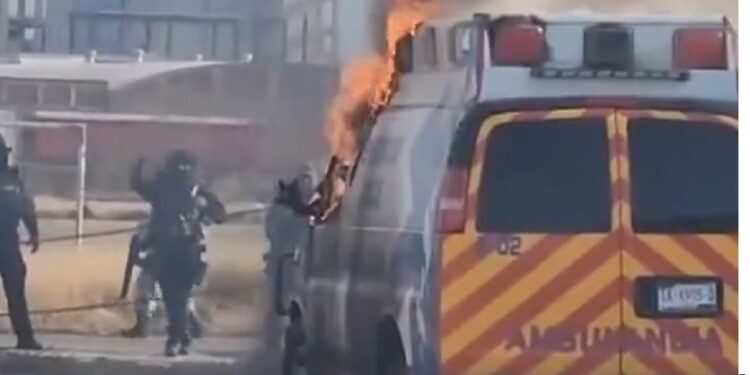 Matan a 2 paramédicos en ataque a ambulancias en Celaya