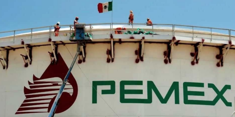 Incrementa Pemex 17% deuda con proveedores