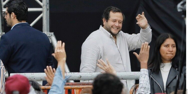 Son libres de investigarme, responde hijo de AMLO