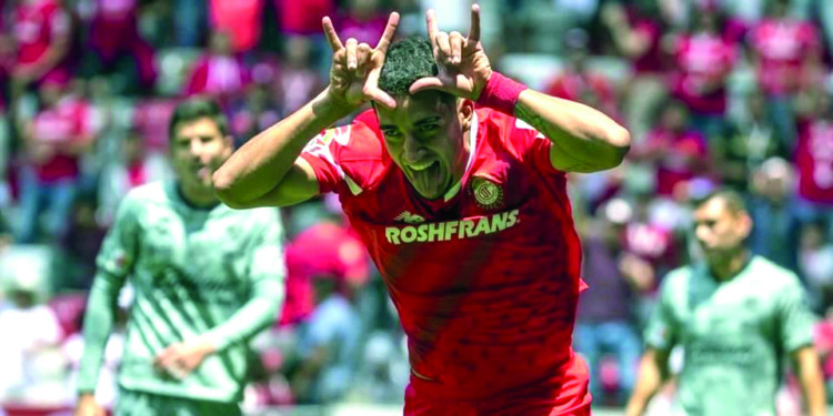 Gallos Negros vencen a Galgos