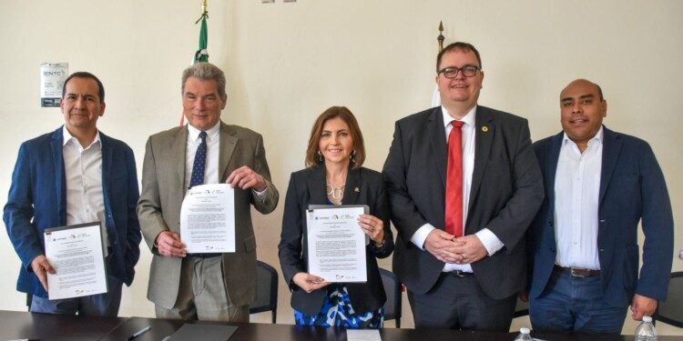 Firman convenio Coparmex y AMIQRO para impulsar el desarrollo sostenible
