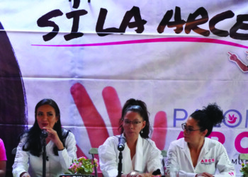 Presenta Felifer la tarjeta Conecta de apoyos sociales