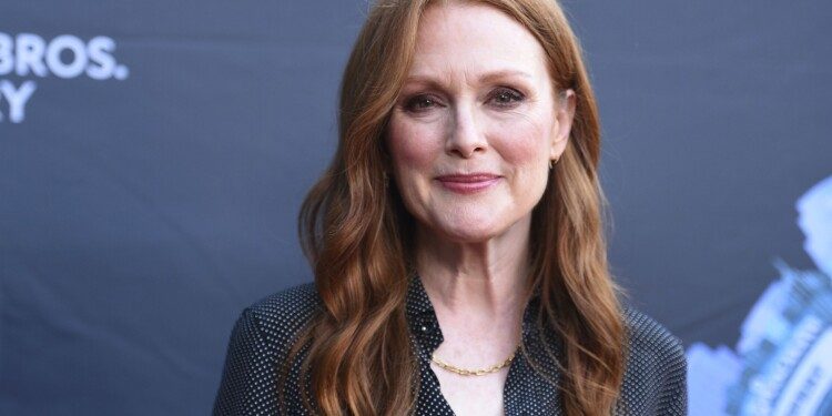 Le emociona a Julianne Moore el poder de las mujeres