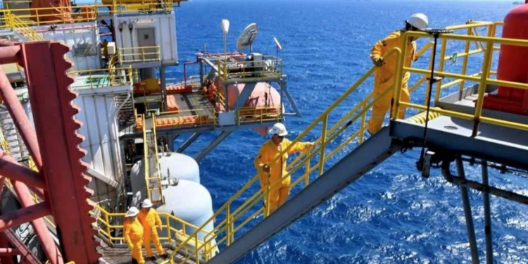 Deteriora refinación finanzas de Pemex
