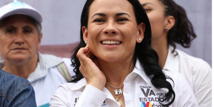 Renuncia Alejandra del Moral al PRI