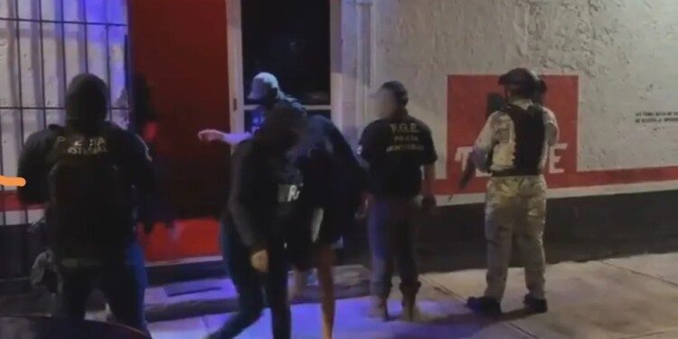 Rescatan en Quintana Roo a 25 mujeres víctima de trata; detienen a líder de banda delictiva