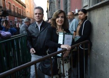 Buscan entregar a AMLO  pruebas contra Rocío Nahle 