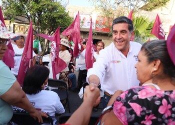 Chema Tapia presenta programa “Las Mujeres Primero”