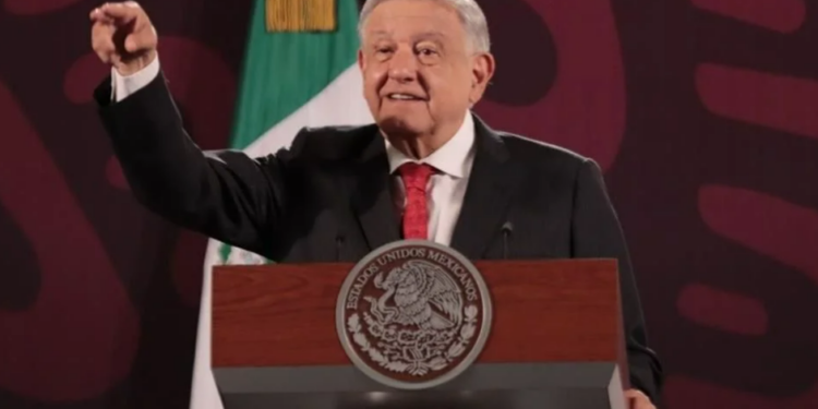 Ya no habrá influencias en PJ,  dice AMLO a inversionistas 