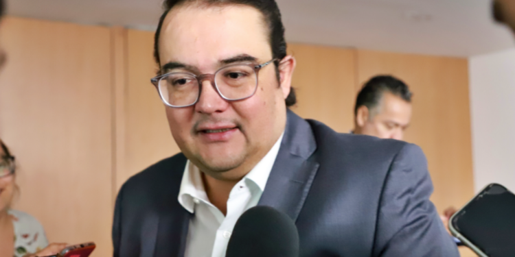 Serenos, morenos dice Memo Vega a diputados electos