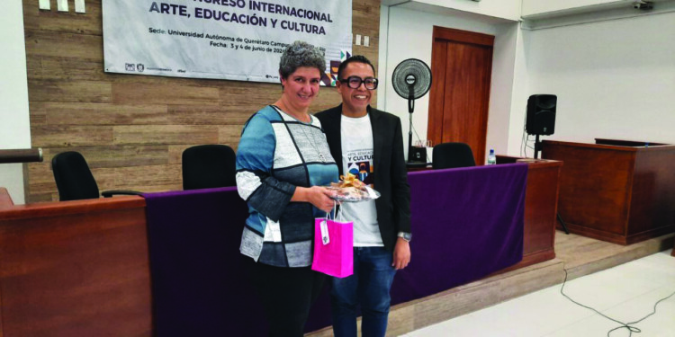Universitarios deben incrementar cultura científica: Teresa G.