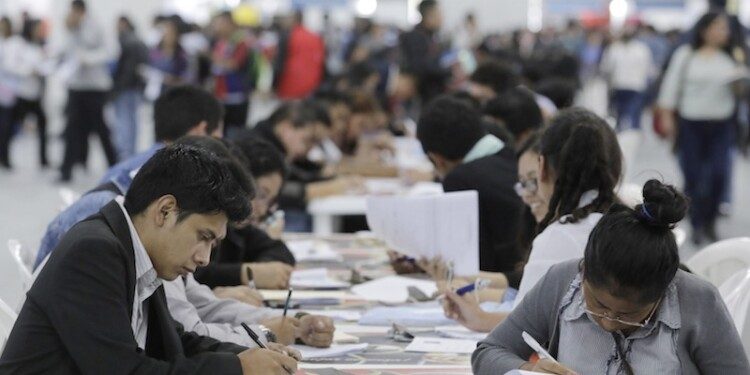 Desaceleración en empleo este 2024
