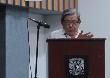 Rafael Salinas obtiene el Premio de Poesía Francisco Cervantes