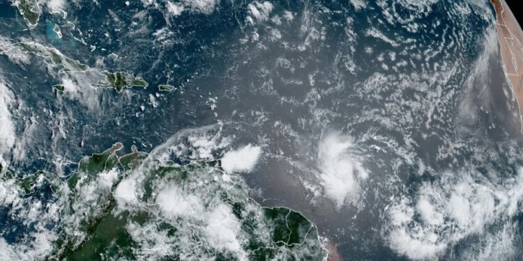 “Beryl” se fortalece a huracán; prevén que se intensifique muy rápido