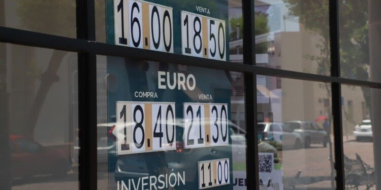 Caída del peso por victoria de Sheinbaum es normal: Canaco