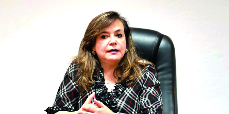 Confía rectora en Claudia