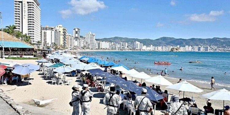 Van hoteles en Acapulco al 74%; siguen 31 desaparecidos