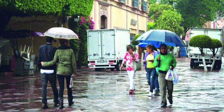 En guardia por la tormenta tropical