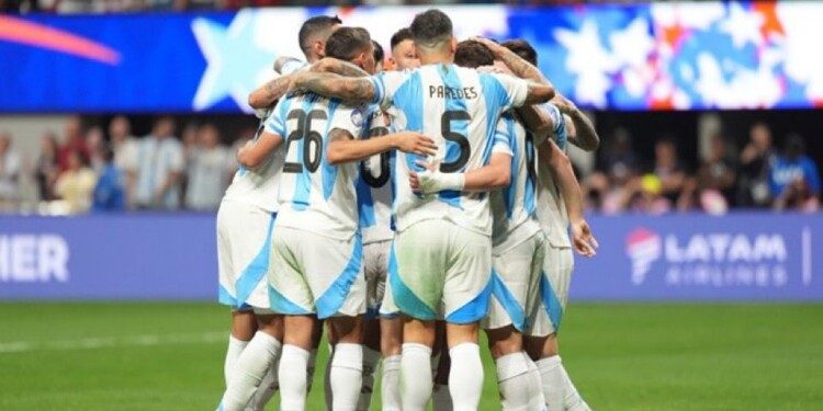 Argentina debuta venciendo a Canadá