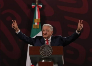 Celebra AMLO sexto aniversario; ‘con Claudia Sheinbaum no habrá retroceso’ 