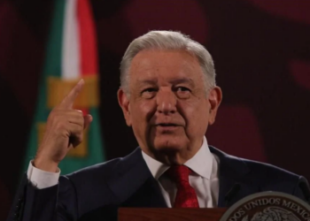 WSJ falta al respeto a Sheinbaum: AMLO