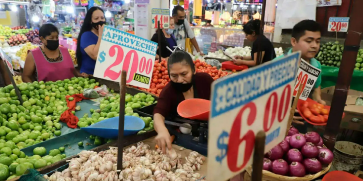 Inflación en México se dispara a 4.98% en junio; hila cuatro meses al alza