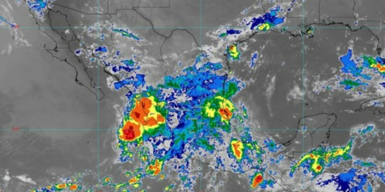 Prevén lluvias intensas y fuertes en la mitad de los estados de México