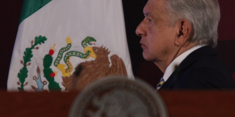 Reprueba AMLO violencia en mitin de Trump