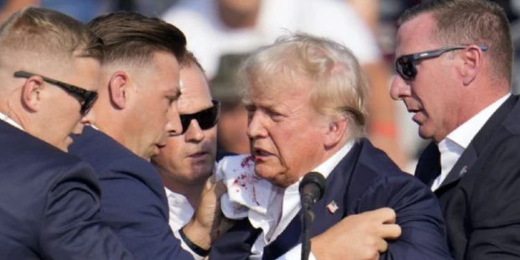 Se supone que estaría muerto: Trump