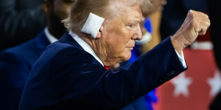 Trump reaparece ante los republicanos en Milwaukee tras el atentado en su contra