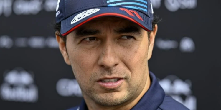 Checo Pérez no saldrá y se mantiene como piloto de Red Bull 